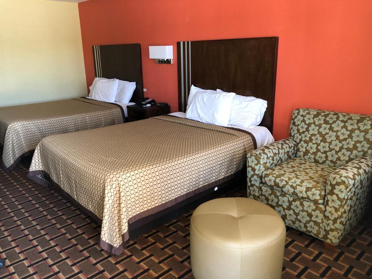 La Grange Executive Inn&Suites Extérieur photo