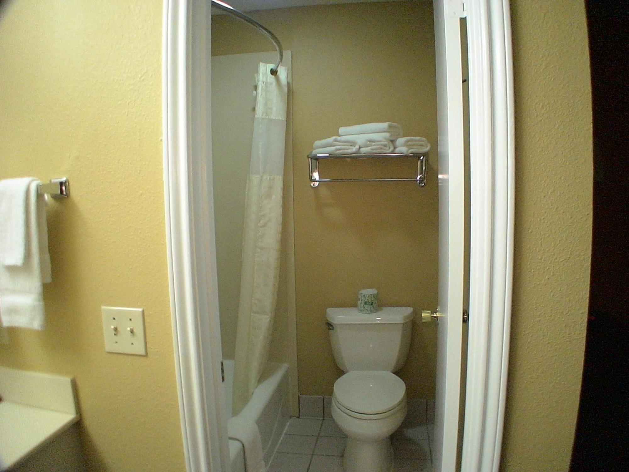 La Grange Executive Inn&Suites Extérieur photo